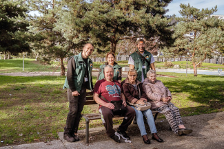 photo de médiateurs et d'habitants